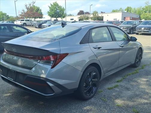 Metal 2026 Hyundai ELANTRA SEL Sport