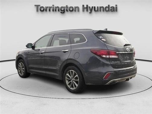 2017 Hyundai SANTA FE SE