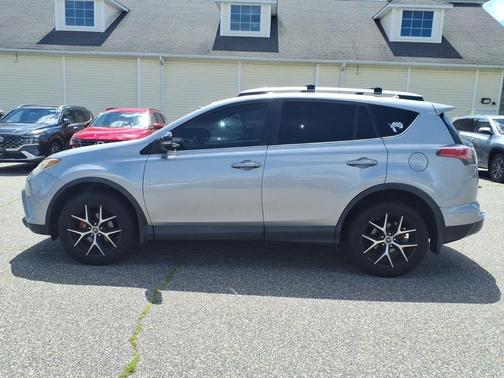Silver Sky Metallic 2016 Toyota RAV4 SE