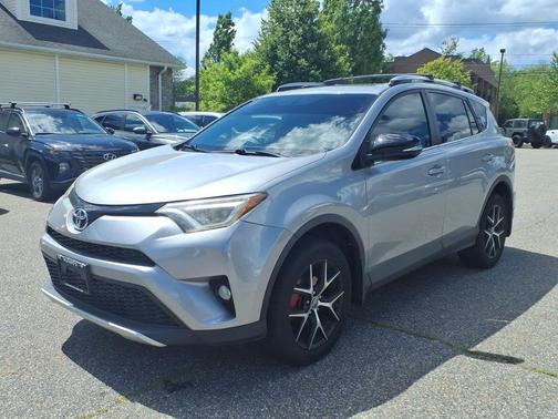 Silver Sky Metallic 2016 Toyota RAV4 SE