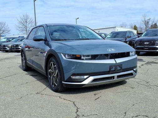 2024 Hyundai IONIQ 5 SE