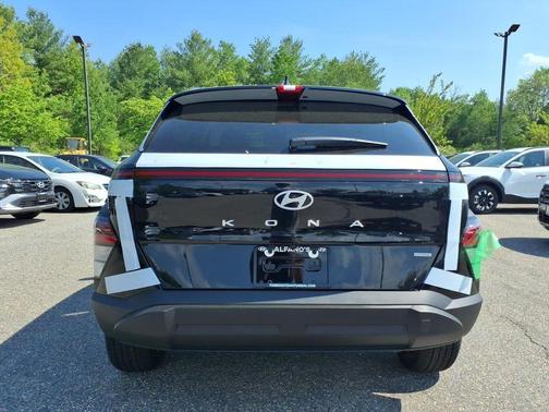 Abyss Black Pearl 2026 Hyundai KONA SEL Sport