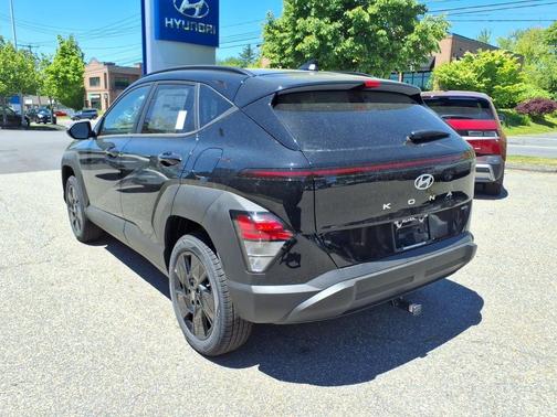 Abyss Black Pearl 2026 Hyundai KONA SEL Sport