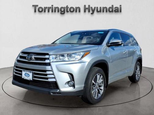 Celestial Silver Metallic 2018 Toyota Highlander XLE