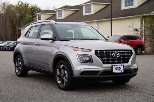 2024 Hyundai VENUE SEL