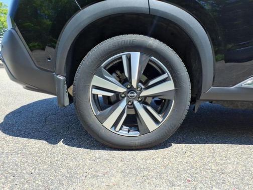 Black 2023 Nissan Rogue SL