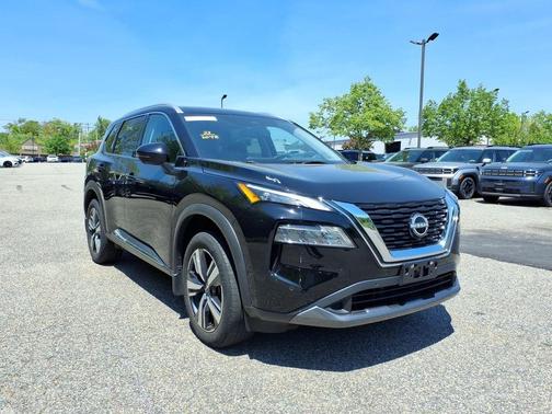 Black 2023 Nissan Rogue SL