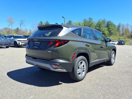 Green 2026 Hyundai TUCSON SE