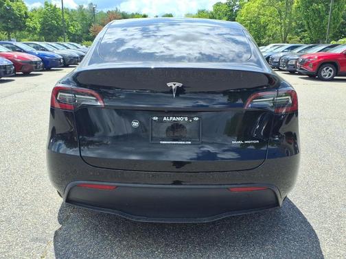 Black 2021 Tesla Model Y Long Range