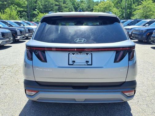 Shimmering Silver 2026 Hyundai TUCSON SEL Premium