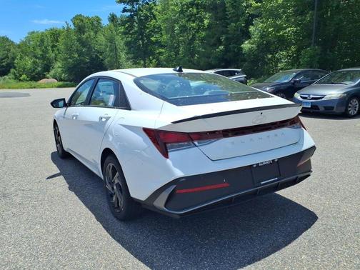 Serenity White Pearl 2026 Hyundai ELANTRA SEL Sport