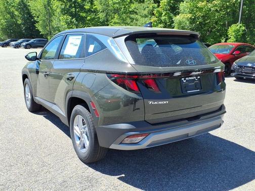 Green 2026 Hyundai TUCSON SE