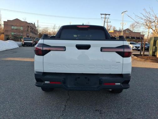 2025 Hyundai SANTA CRUZ SEL Activity