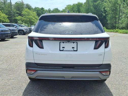 White Pearl 2026 Hyundai TUCSON SEL Premium