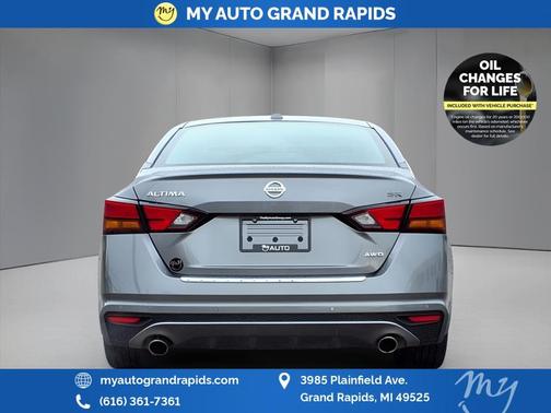 2022 Nissan Altima 2.5 SR