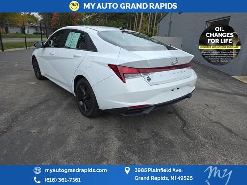 2022 Hyundai ELANTRA SEL