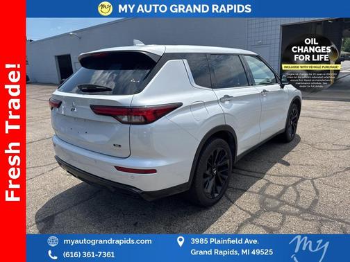 2023 Mitsubishi Outlander SE Black Edition