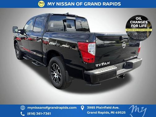 2024 Nissan Titan SV