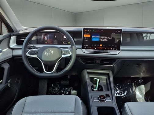 2025 Volkswagen Tiguan 2.0T SE