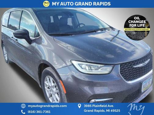 2023 Chrysler Pacifica Touring-L