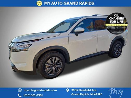 2022 Nissan Pathfinder SV