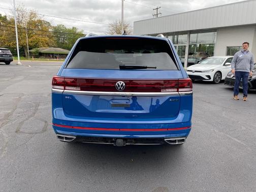 2025 Volkswagen Atlas 2.0T SEL Premium R-Line