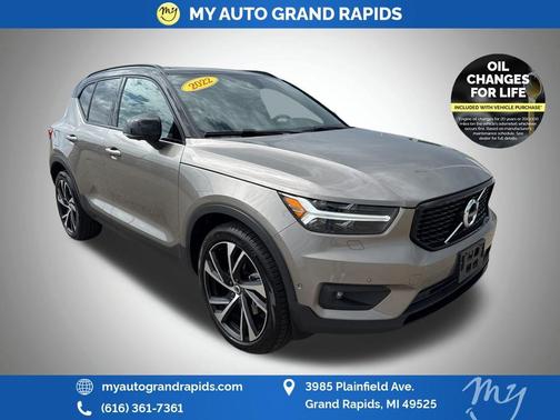 2022 Volvo XC40 T5 R-Design