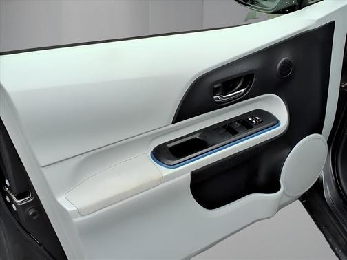 2012 Toyota Prius c One