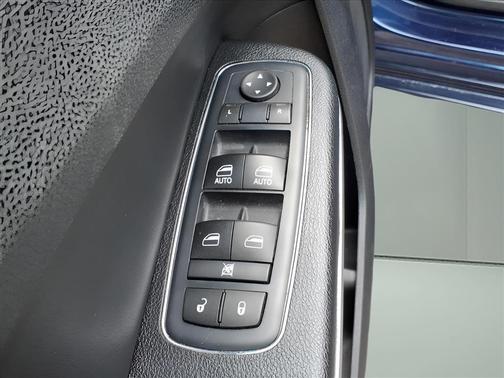 2017 Chrysler 300 S
