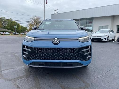 2025 Volkswagen Tiguan 2.0T SE R-Line Black