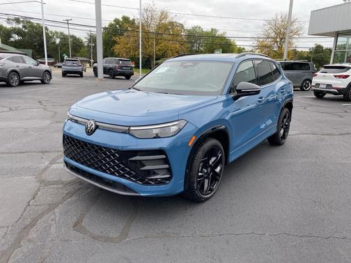 2025 Volkswagen Tiguan 2.0T SE R-Line Black