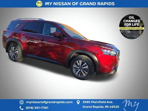 2023 Nissan Pathfinder SL