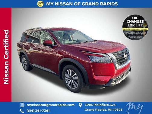2023 Nissan Pathfinder SL