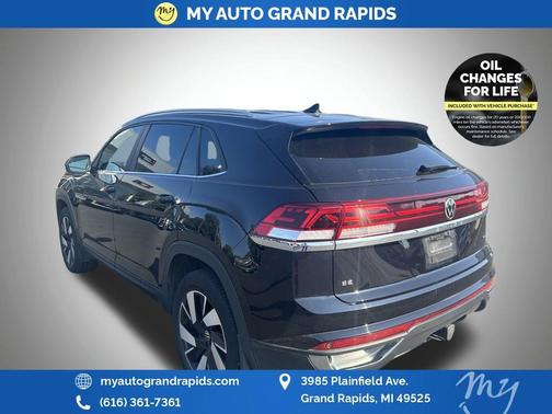 2024 Volkswagen Atlas Cross Sport 2.0T SE w/Technology