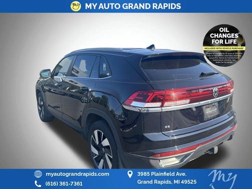 2024 Volkswagen Atlas Cross Sport 2.0T SE w/Technology