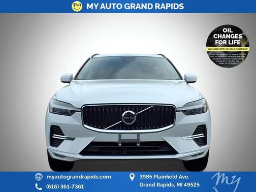 2022 Volvo XC60 B5 Momentum