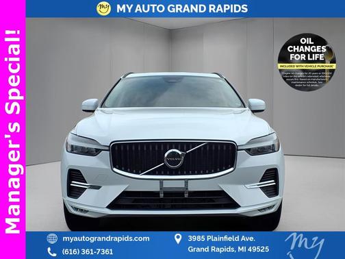 2022 Volvo XC60 B5 Momentum