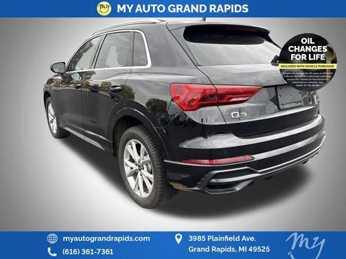 2022 Audi Q3 45 S line Premium