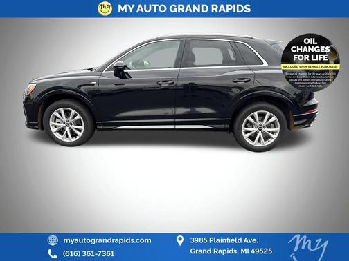 2022 Audi Q3 45 S line Premium