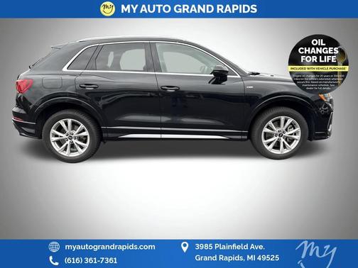 2022 Audi Q3 45 S line Premium