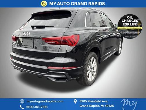 2022 Audi Q3 45 S line Premium