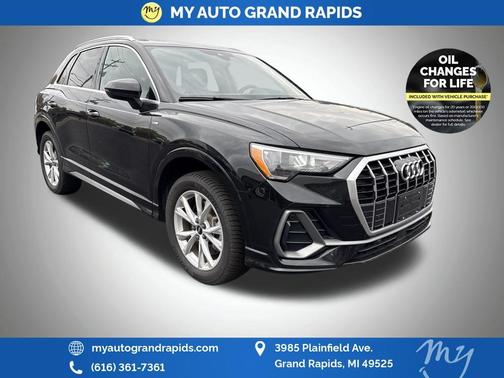 2022 Audi Q3 45 S line Premium