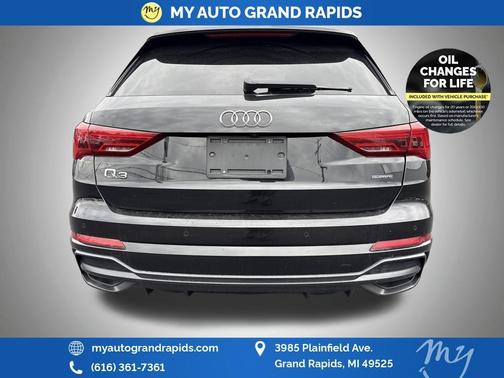 2022 Audi Q3 45 S line Premium