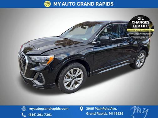 2022 Audi Q3 45 S line Premium