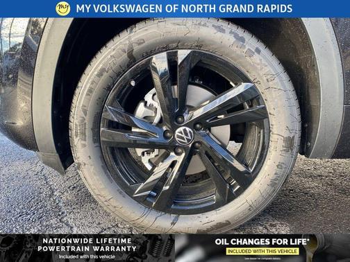 2026 Volkswagen Atlas Cross Sport 2.0T SEL R-Line Black