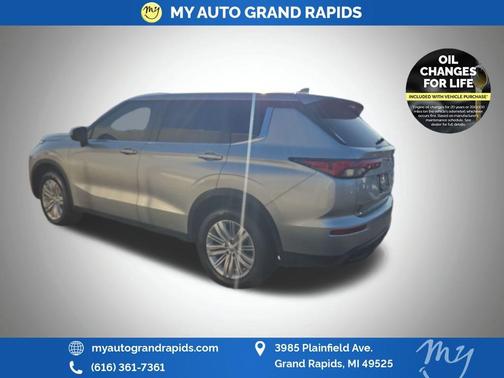 2024 Mitsubishi Outlander ES