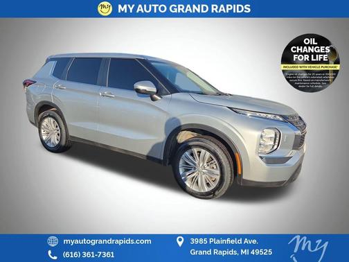 2024 Mitsubishi Outlander ES