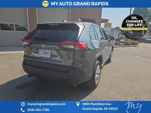 2024 Toyota RAV4 LE