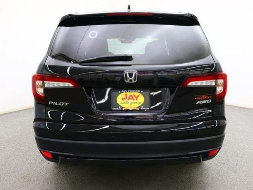 Crystal Black Pearl 2022 Honda Pilot TrailSport