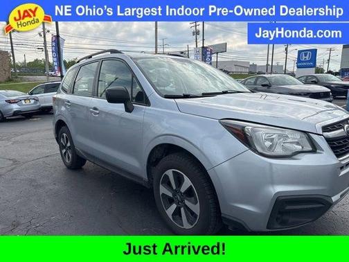 Ice Silver Metallic 2018 Subaru Forester 2.5i